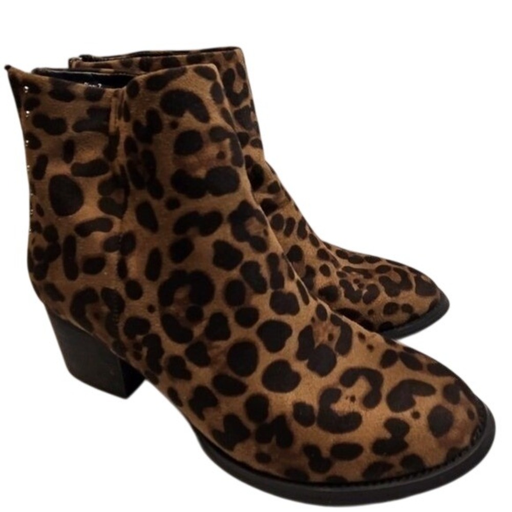 OLIVIA MILLER Cheetah  Animal Print Studded Boots Zipper Back Block Heel Size 7‎